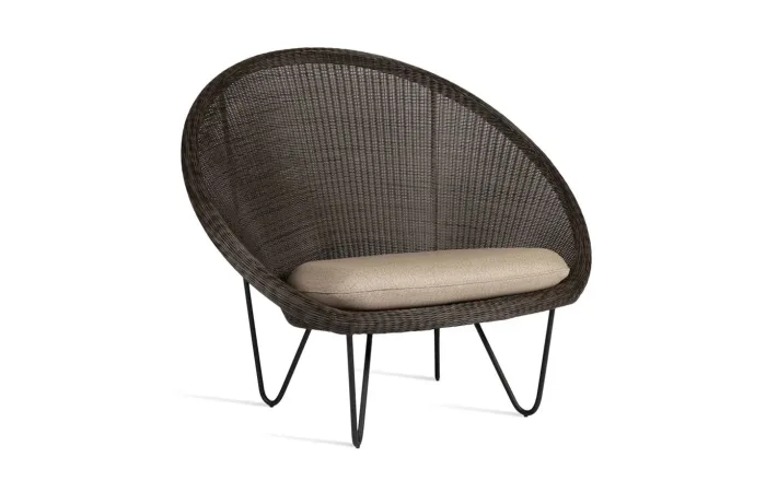 gipsy cocoon lounge chair black base 01