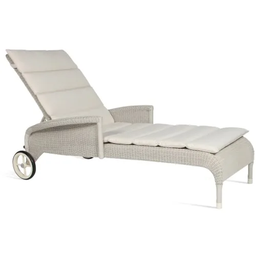 Safi sunlounger with arms outdoor 01